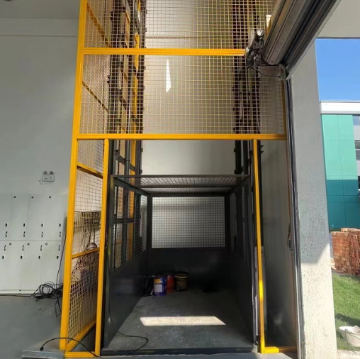 湛江导轨式升降机助力物流园破解运输难题